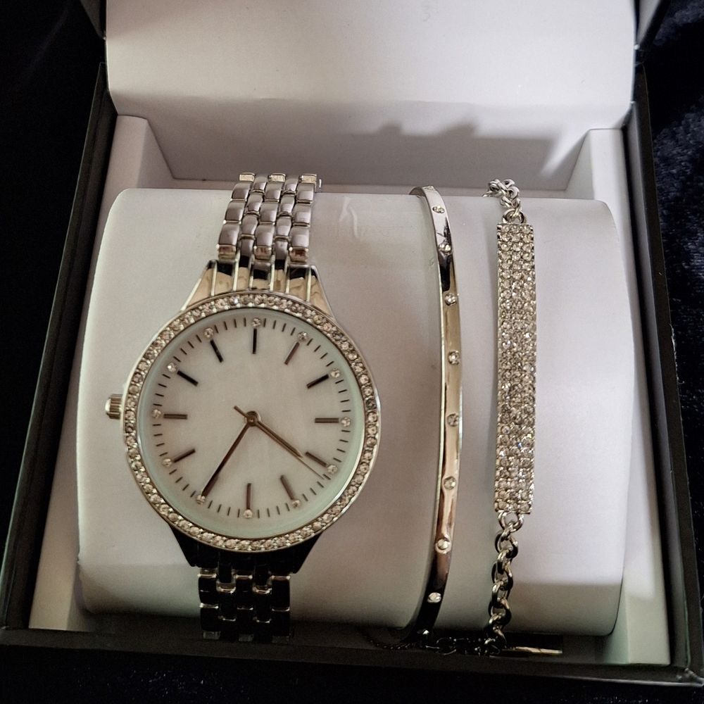 I.N.C. International Concepts Women's Bracelet and Watch Set 36mm, NWT